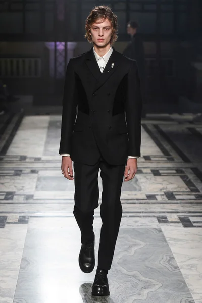 Look 2